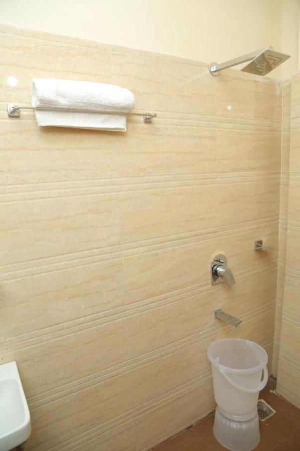 Hotel Golden Dreams Amritsar Exterior photo